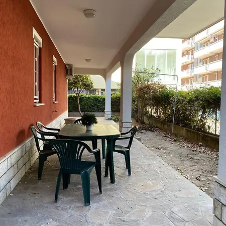 53 Trilocale Con Giardino